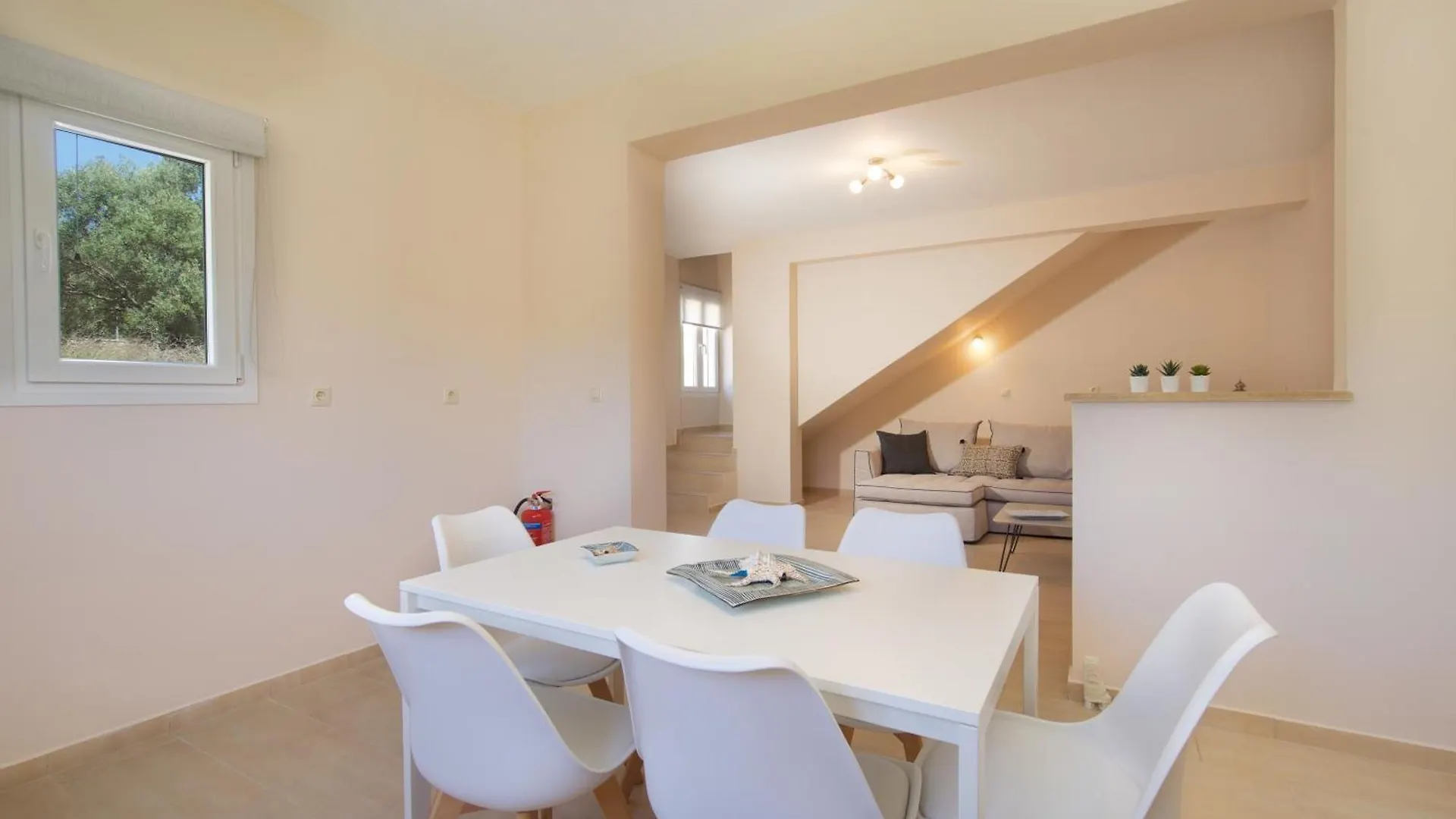 Jasmine Maisonette Razata
